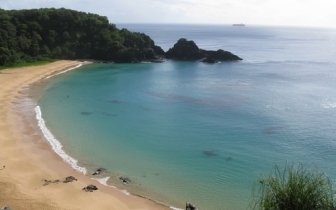 PRAIA DO SANCHO , ELEITA A MAIS BONITA DAAMÉRICA LATINA. :: Pousada São Silmares - Foto 2 PRAIA DO SANCHO , ELEITA A MAIS BONITA DAAMÉRICA LATINA. :: Pousada São Silmares - Foto 2